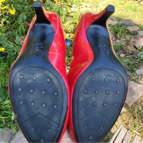 Life Stride Red Patent Heels - Picture 5 of 5